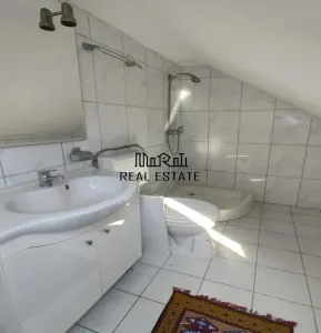 Casa P+M cu teren generos si loturi suplimentare in Baia de Cris - foto 13