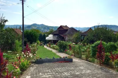 Casa cu Gradina, Parc si Priveliste in Brad, Jd. Hd - foto 3