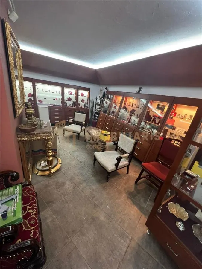 Spatiu comercial central de vanzare/de inchiriat - foto 1