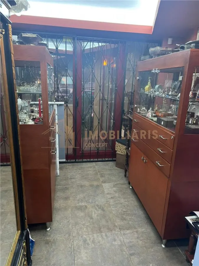 Spatiu comercial central de vanzare/de inchiriat - foto 6