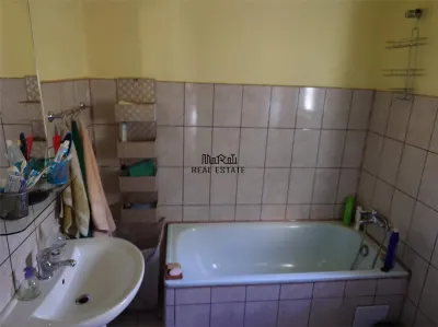Casa cu aer nobil in Baia de Cris - foto 7
