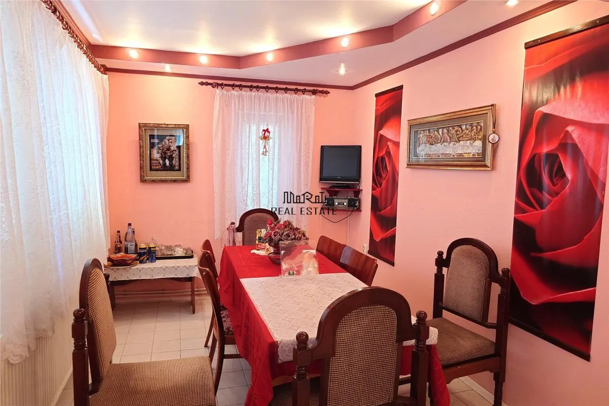 Gospodarie cu teren generos si constructii solide intr-o zona linistita - foto 5