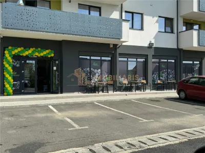 Spatiu comercial de 118 mp cu vitrina stradala mare - Baia Mare