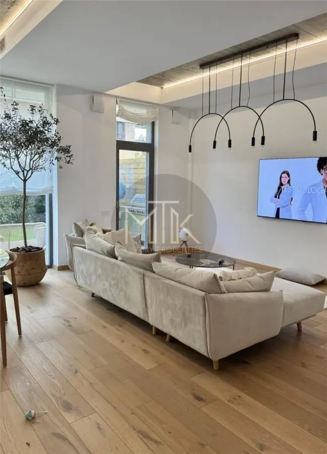 Vila Moderna P+1 – Iancu Nicolae, Pipera –  Panouri Solare - foto 1