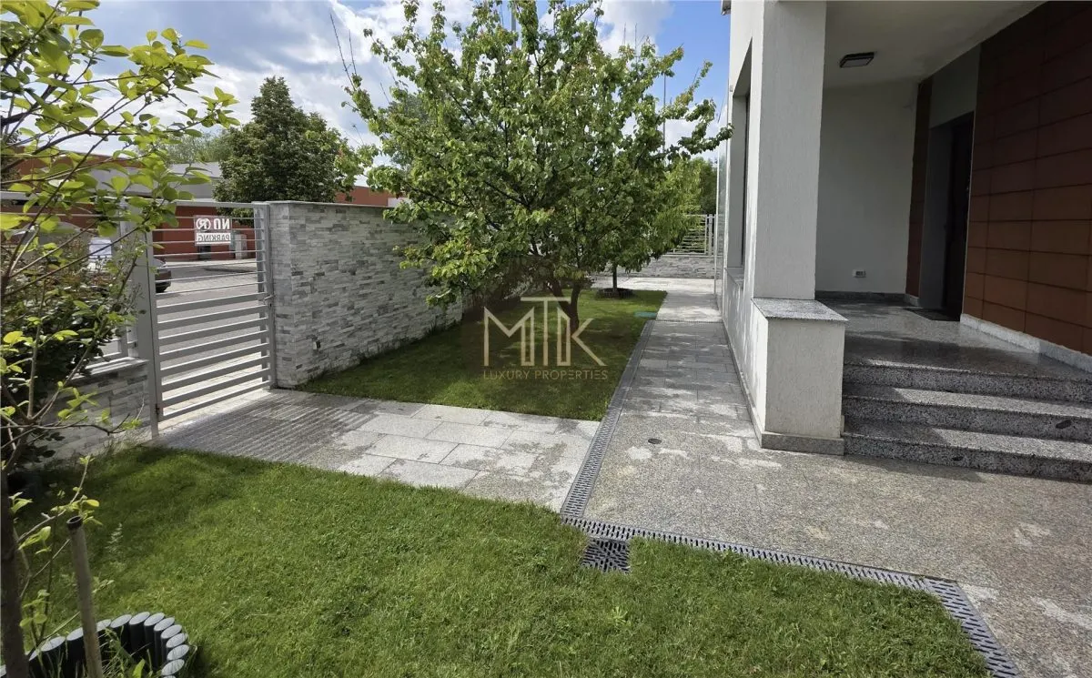 VILA DE LUX 8 camere, acces la lac privat | BANEASA - foto 2