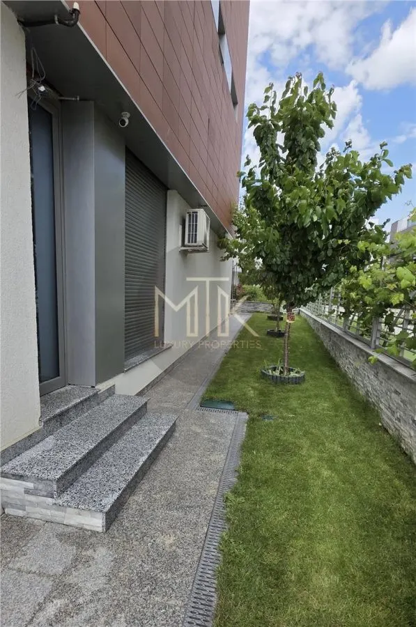 VILA DE LUX 8 camere, acces la lac privat | BANEASA - foto 3