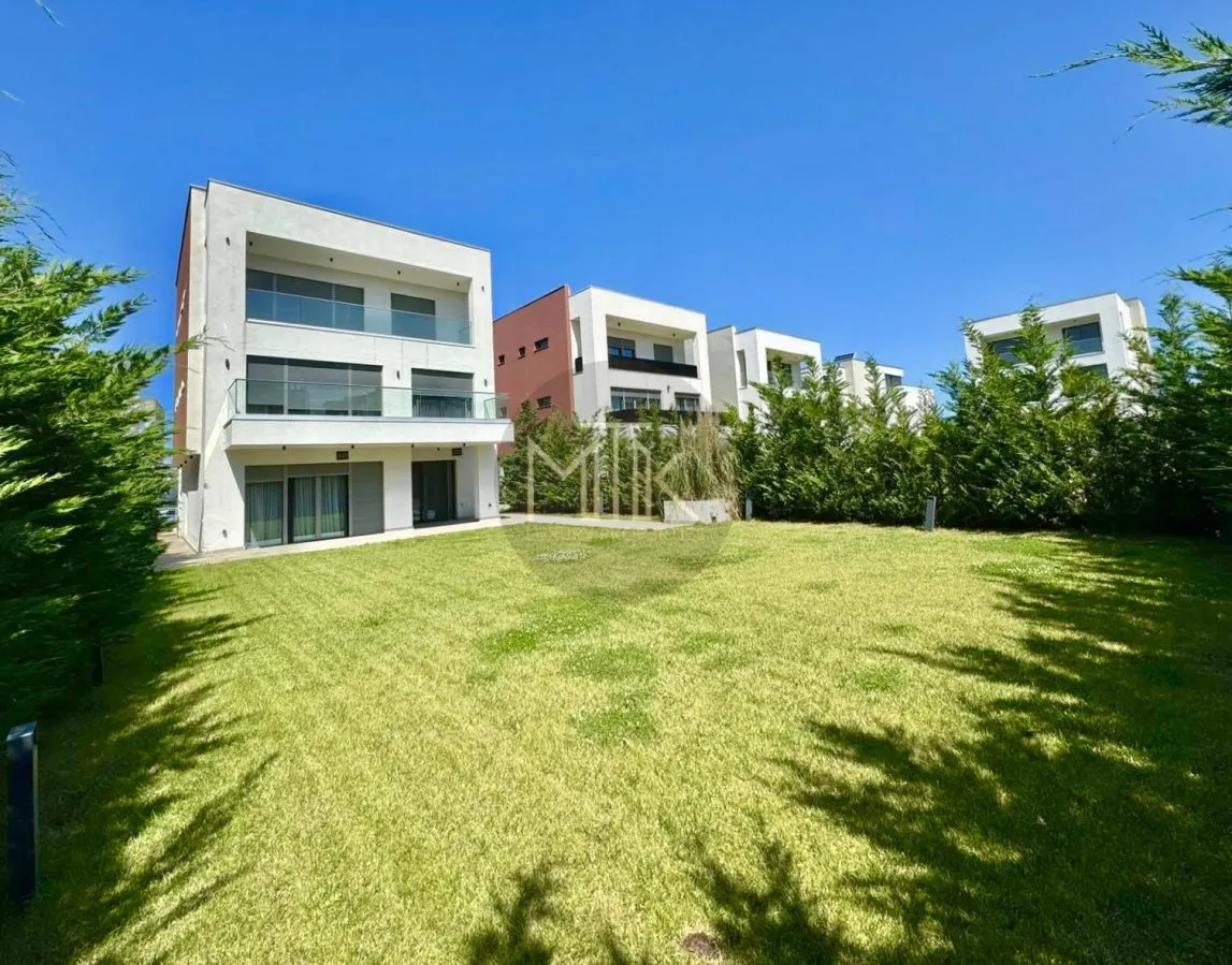 VILA INDIVIDUALA de LUX in Complex | 8 camere | Mobilata&utilata | 4 locuri de parcare | BANEASA - foto 16