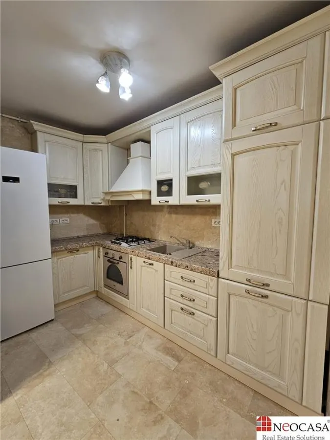 ARCUL DE TRIUMF, 2008, ET 1, 88 MP, RENOVAT, MOBILAT, GARAJ! - foto 7