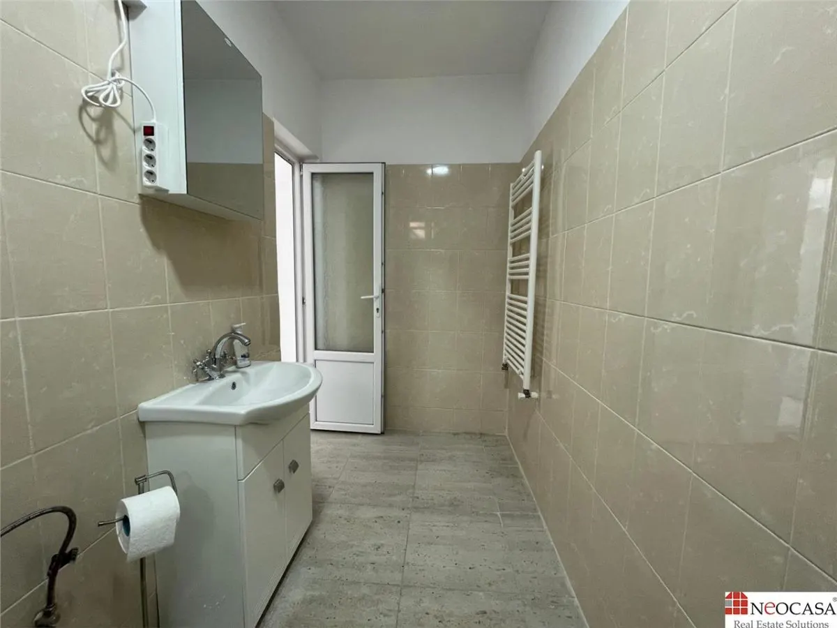 3 camere | Piața Romana | Strada securizata - foto 12