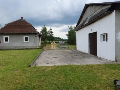 De vanzare casa+ hala la 50 km de Oradea zona Alesd - foto 3