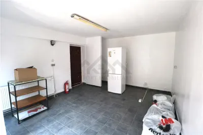 Spatiu comercial 20mp , zona Lipovei - foto 2