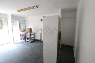 Spatiu comercial 20mp , zona Lipovei - foto 4