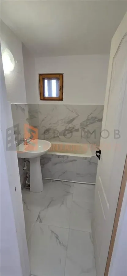Apartament 2 camere cf 2 semidecomandat zona Crang - foto 8