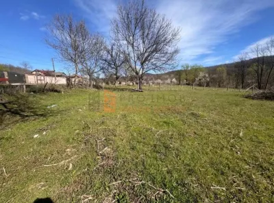 Teren intravilan zona Tisau - foto 3
