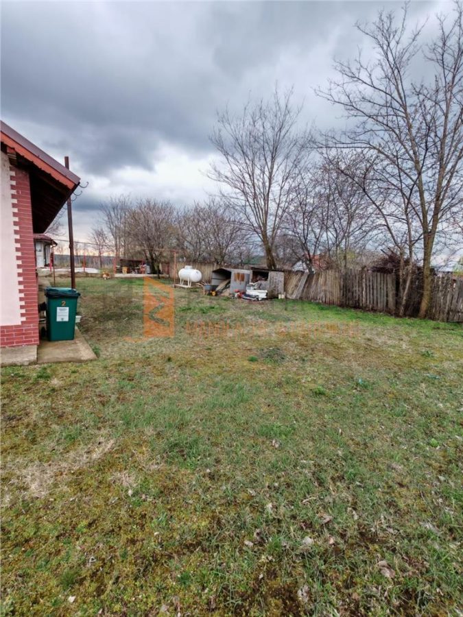 Casa tip parter zona Sapoca - foto 18