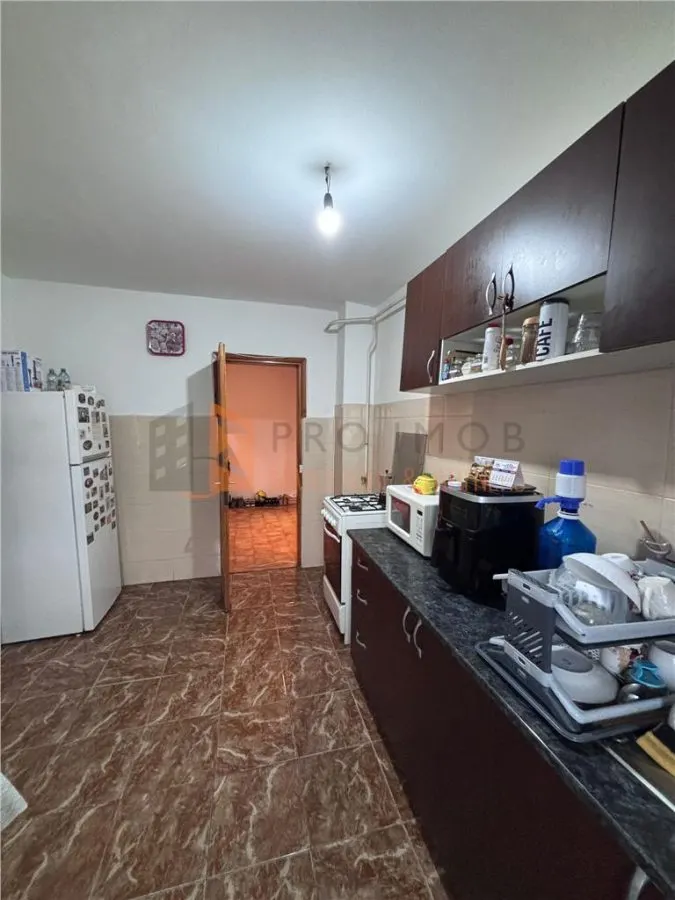 Apartament 3 camere cf 1 decomandat zona Micro 3 - foto 6