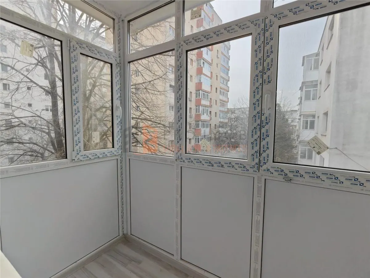 Apartament 3 camere cf 1 semidecomandat zona Micro 3 - foto 5
