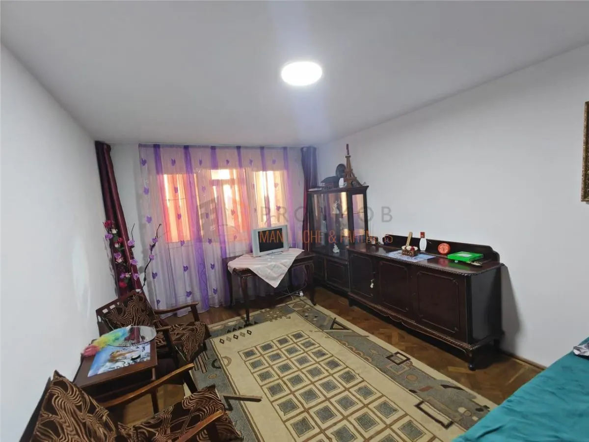 Apartament 2 camere cf 1 decomandat zona Micro 5 - foto 1