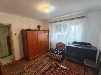 Apartament 2 camere cf 1 decomandat zona Micro 5 - foto 2