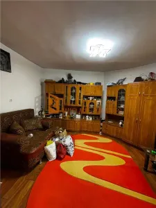 Casa batraneasca cu teren zona Centrala - foto 3