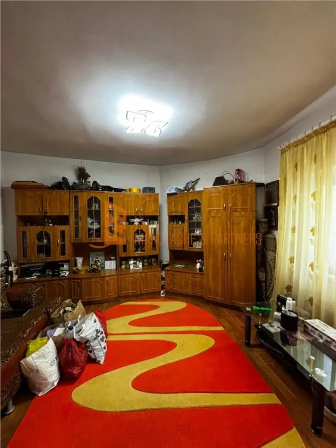 Casa batraneasca cu teren zona Centrala - foto 4