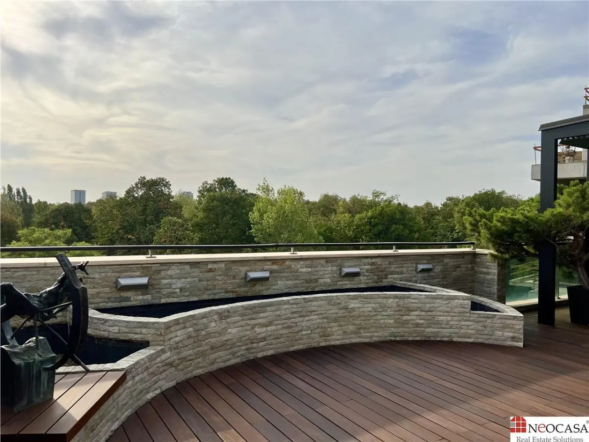 Penthouse spectaculos cu vedere catre parc - foto 4
