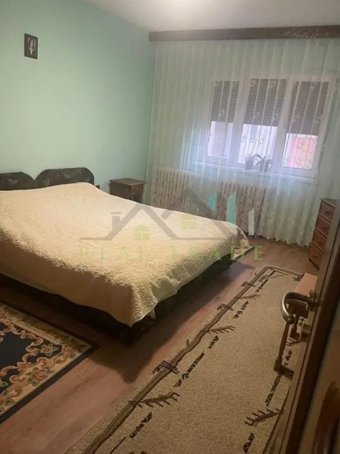 Apartament 3 camere decomandat etajul 1 Astra Carpatilor - foto 2