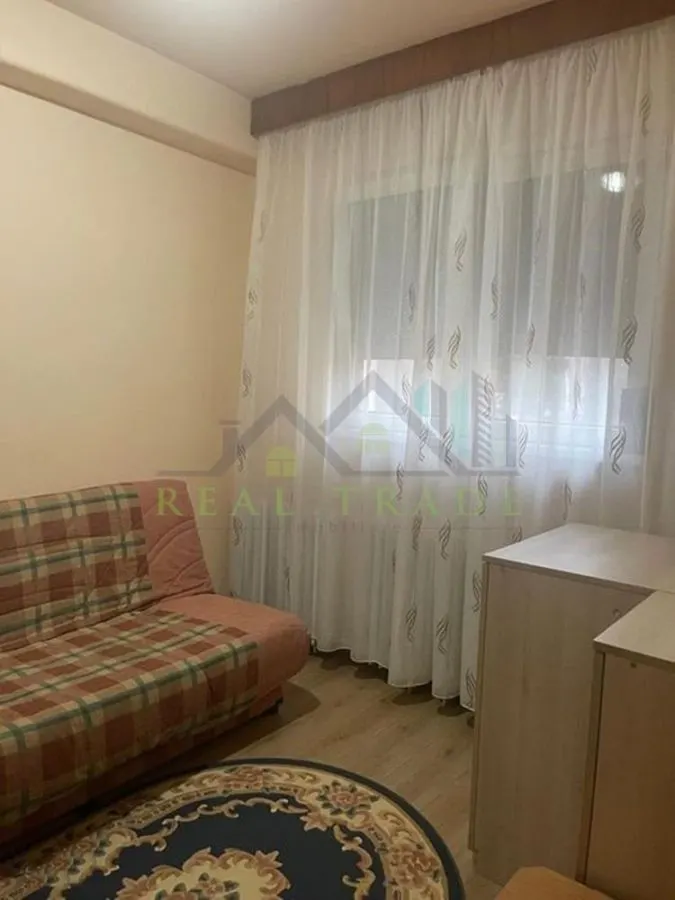 Apartament 3 camere decomandat etajul 1 Astra Carpatilor - foto 4