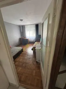 Apartament cu 2 camere etajul 1  Zona Tractorul - foto 5