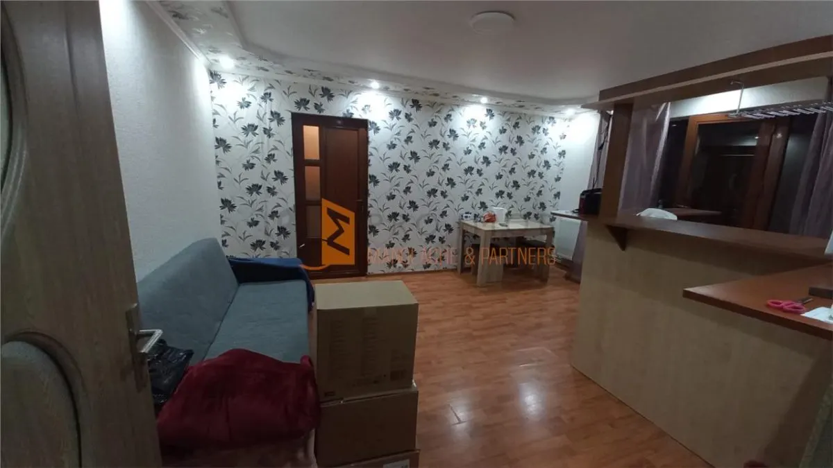 Apartament 2 camere cf 1 semidecomandat zona Micro 3 - foto 1