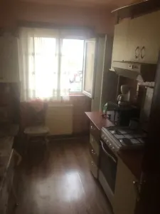 Apartament cu 3 camere , 2 bai - Brasov