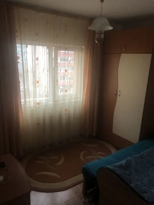 Apartament cu 3 camere , 2 bai - foto 4