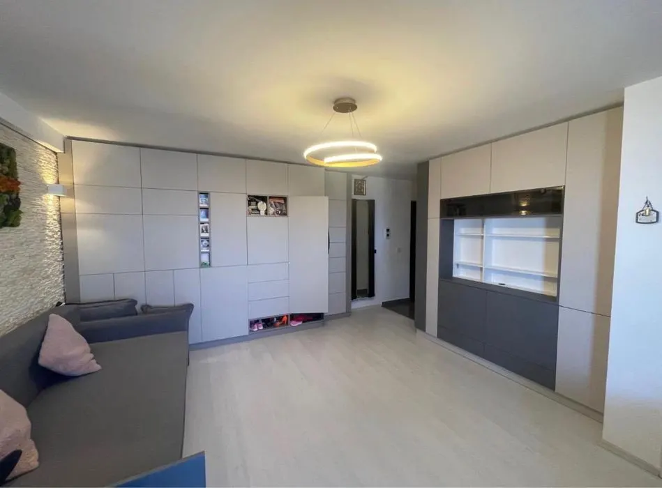 Apartament 3 camere, dressing, 3 parcari zona Garii - foto 1