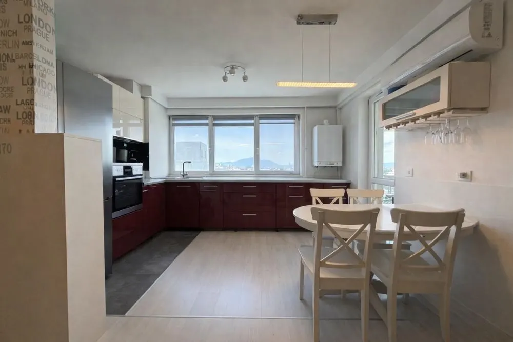 Apartament 3 camere, dressing, 3 parcari zona Garii - foto 2