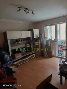 Apartament 3 camere decomandat etajul 1 - Brasov