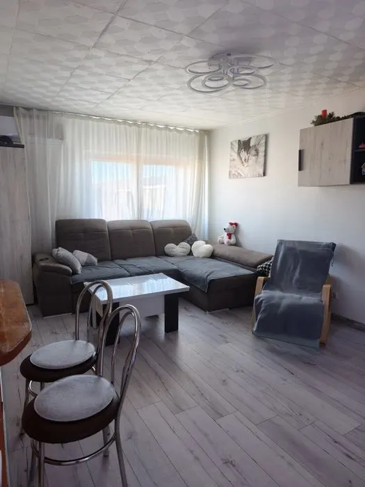 Apartament 3 camere, 79mp, zona Astra - foto 1