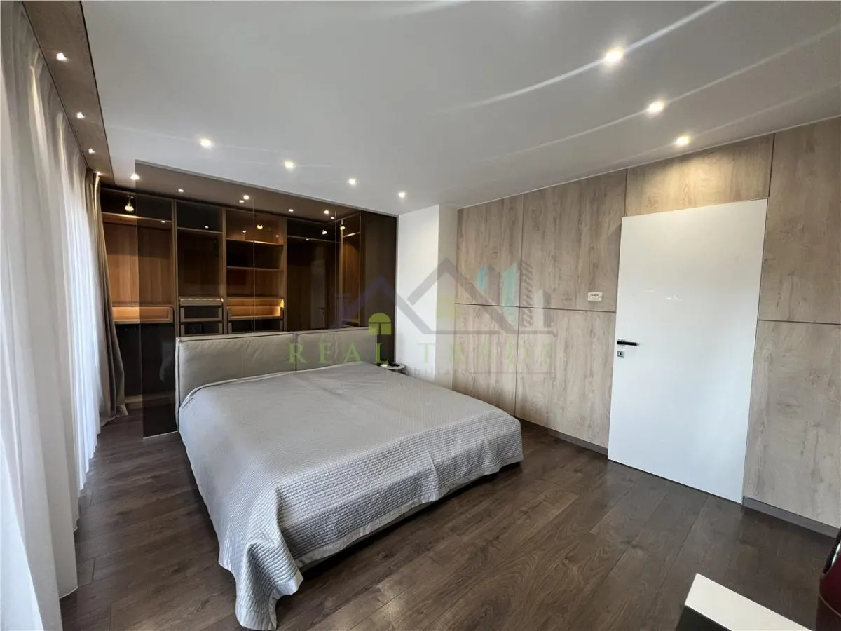 Apartament 4 camere decomandat intrare Racadau - foto 6