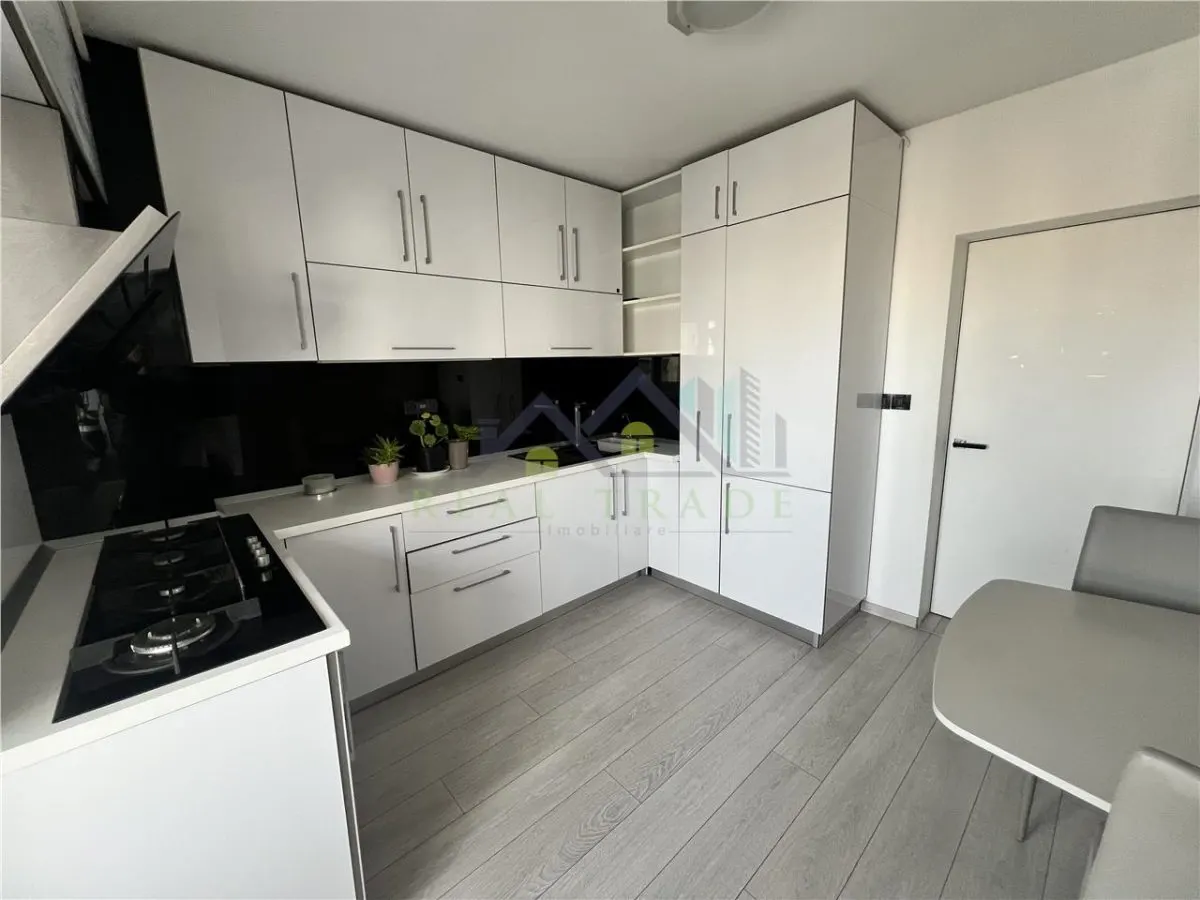 Apartament 4 camere decomandat intrare Racadau - foto 8