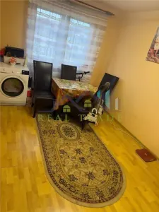 Apartament 3 camere etaj intermediar zona Gemenii - Brasov