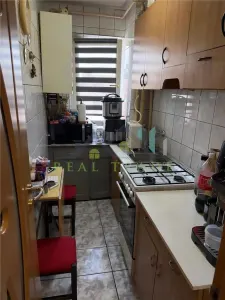 Apartament 3 camere etaj intermediar zona Gemenii - foto 4