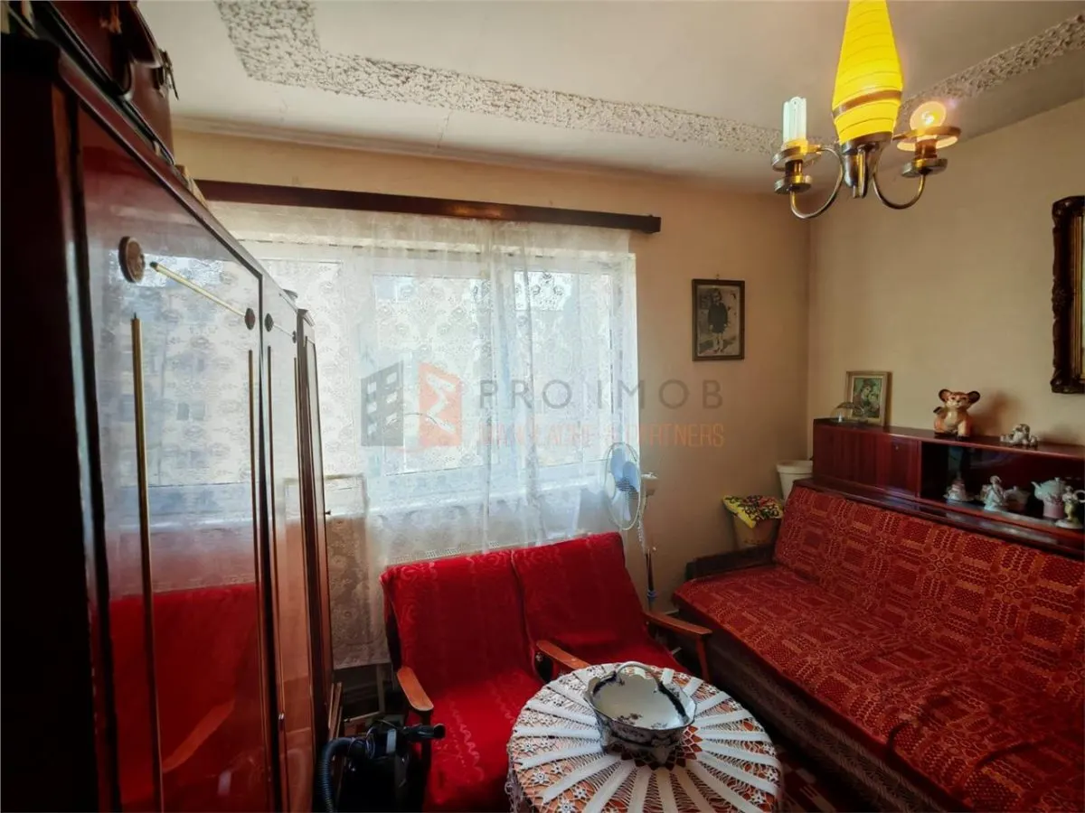 Apartament 2 camere semidecomandat zona Centru - foto 1