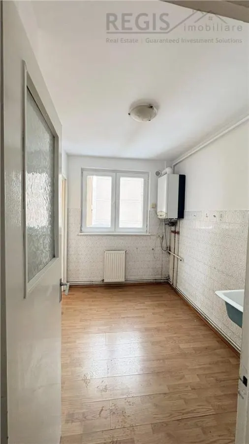 Apartament 3 camere luminos cu boxa Calea Bucuresti - foto 7