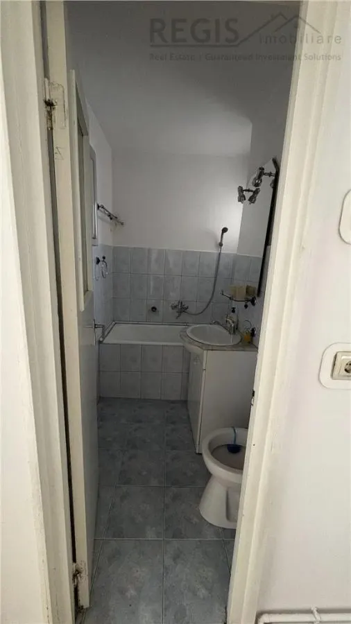 Apartament 3 camere luminos cu boxa Calea Bucuresti - foto 9