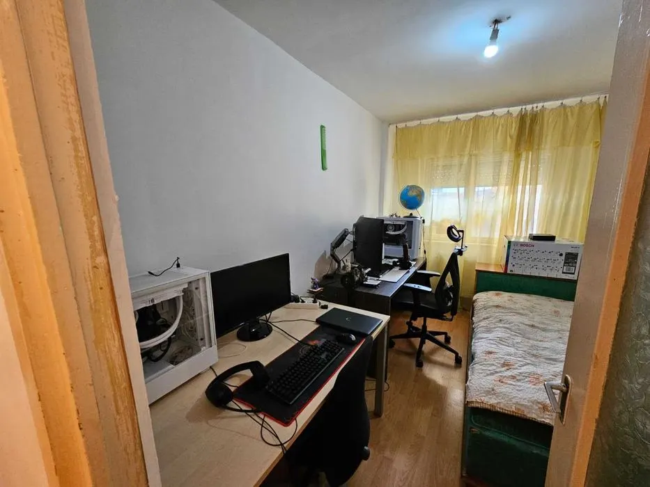 Apartament 3 camere decomandat, Racadau etaj intermediar - foto 3