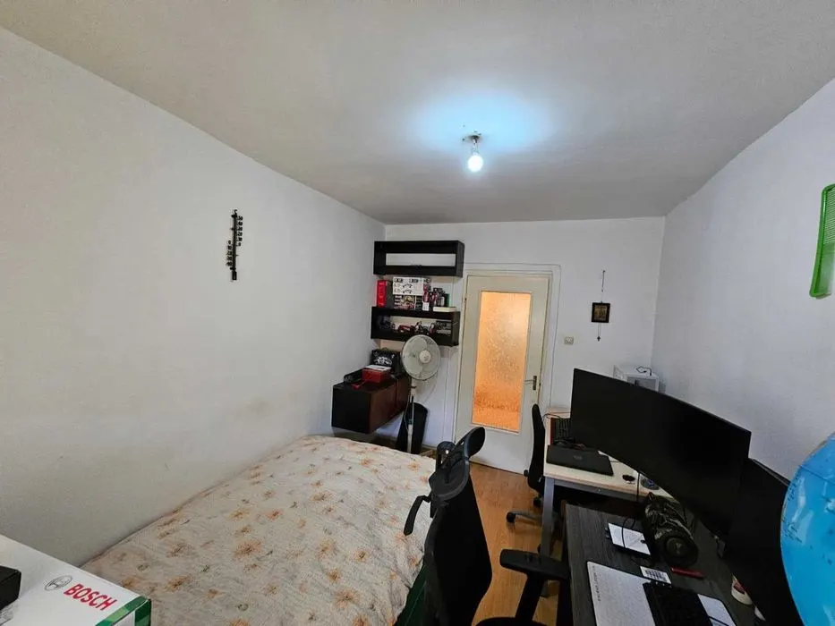 Apartament 3 camere decomandat, Racadau etaj intermediar - foto 4