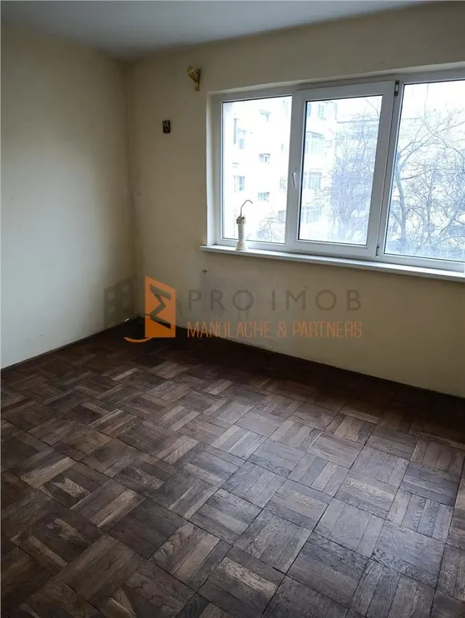 Apartament 3 camere cf semidecomandat zona Micro 3 - foto 1