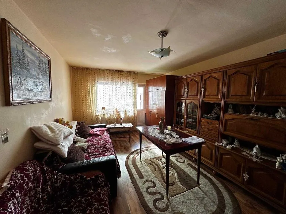 Apartament 3 camere  Tractorul - foto 1