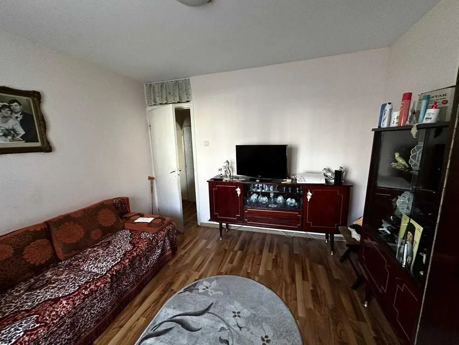 Apartament 3 camere  Tractorul - foto 2