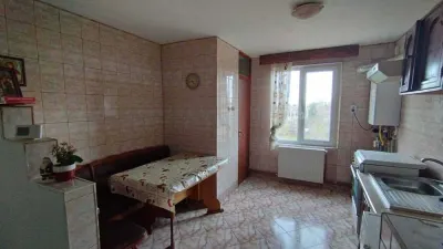 Apartament 2 camere  decomandat etaj intermediarzona Astra - foto 4