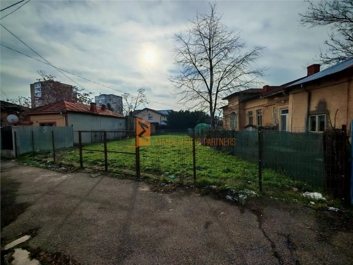 Teren intravilan zona Centru - foto 1